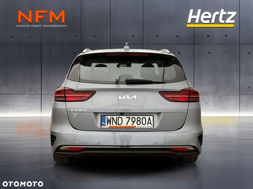 Kia Ceed - 10