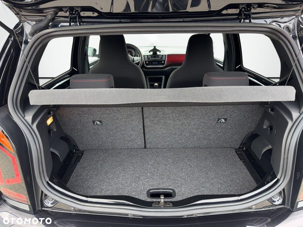 Volkswagen up! 1.0 TSI GTI - 12