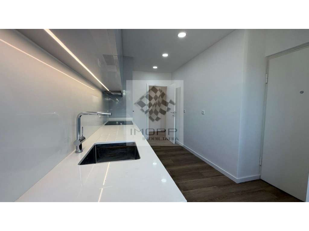 Excelente T4 nos Olivais junto ao Spacio Shopping e Metro - Grande imagem: 4/45