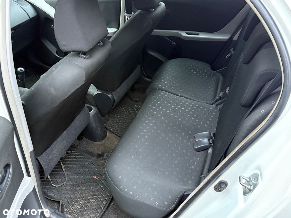 Toyota Yaris 1.0 Luna - 8
