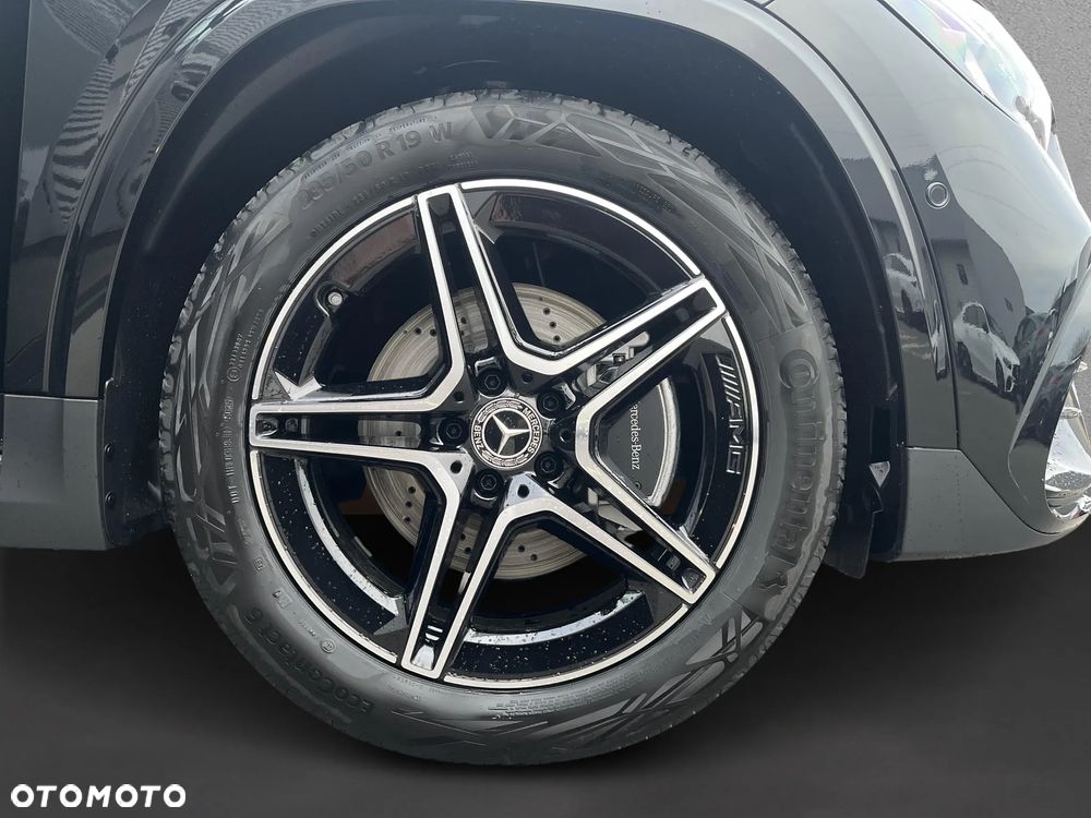Mercedes-Benz GLA - 9