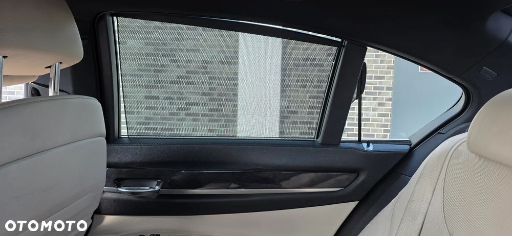 BMW Seria 7 730d - 23
