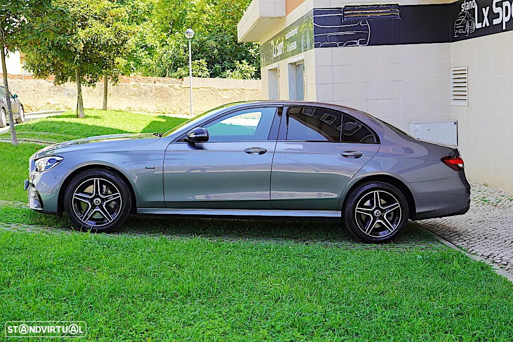 Mercedes-Benz E 300 de AMG Line - 4