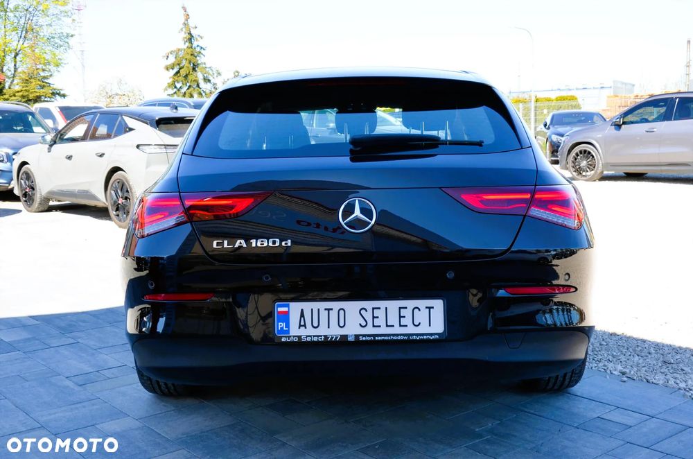 Mercedes-Benz CLA 180 d - 11