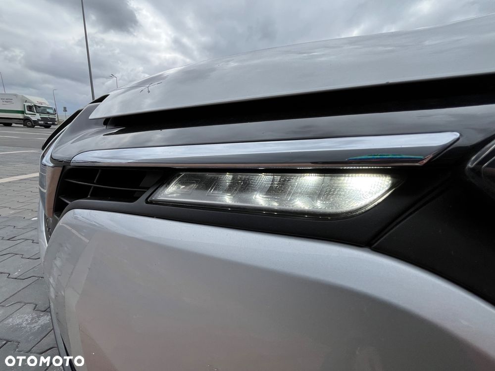 Renault Clio 1.2 16V Life EU6 - 17