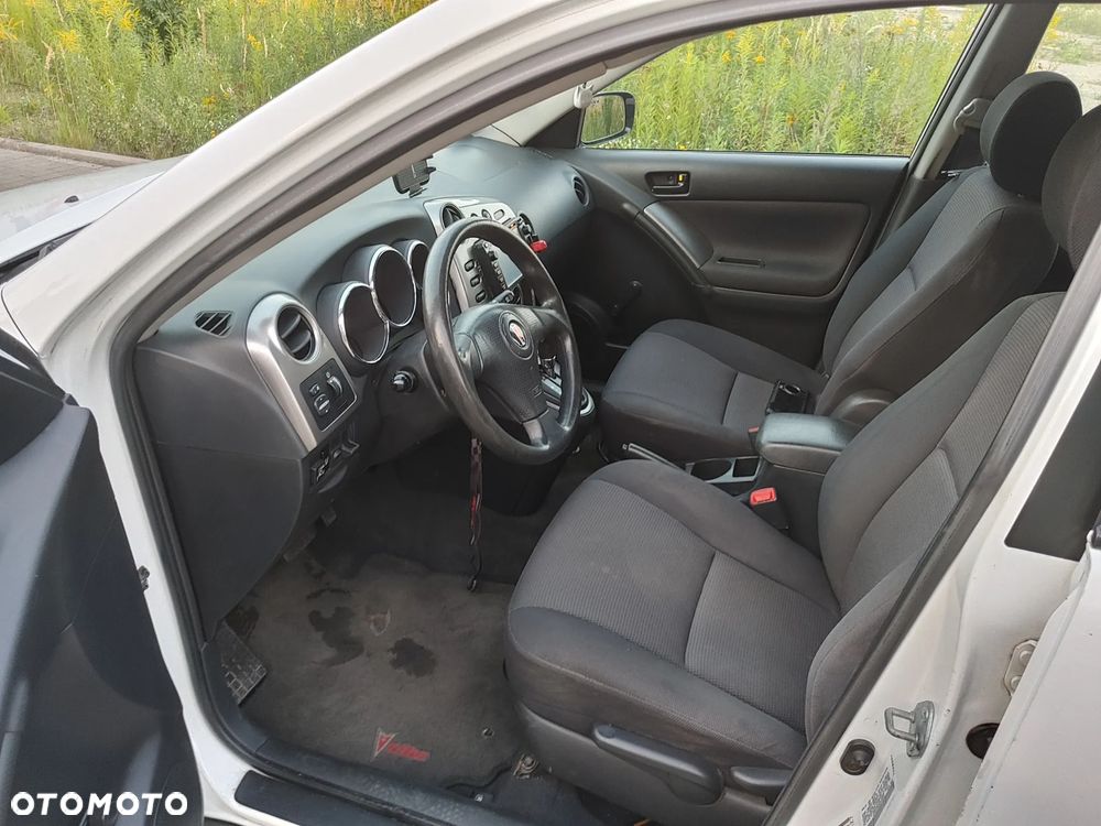 Pontiac Vibe - 10