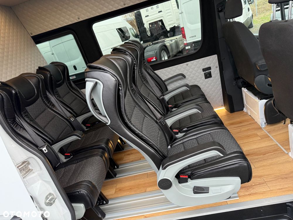Mercedes-Benz Sprinter - 9
