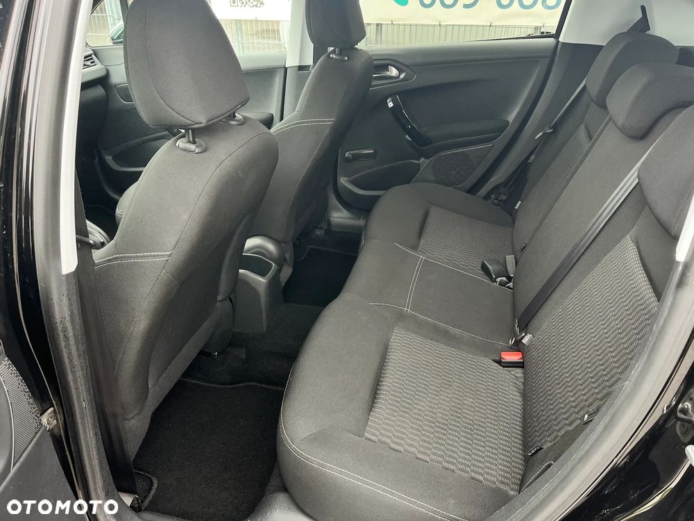 Peugeot 208 PureTech 82 Style - 15