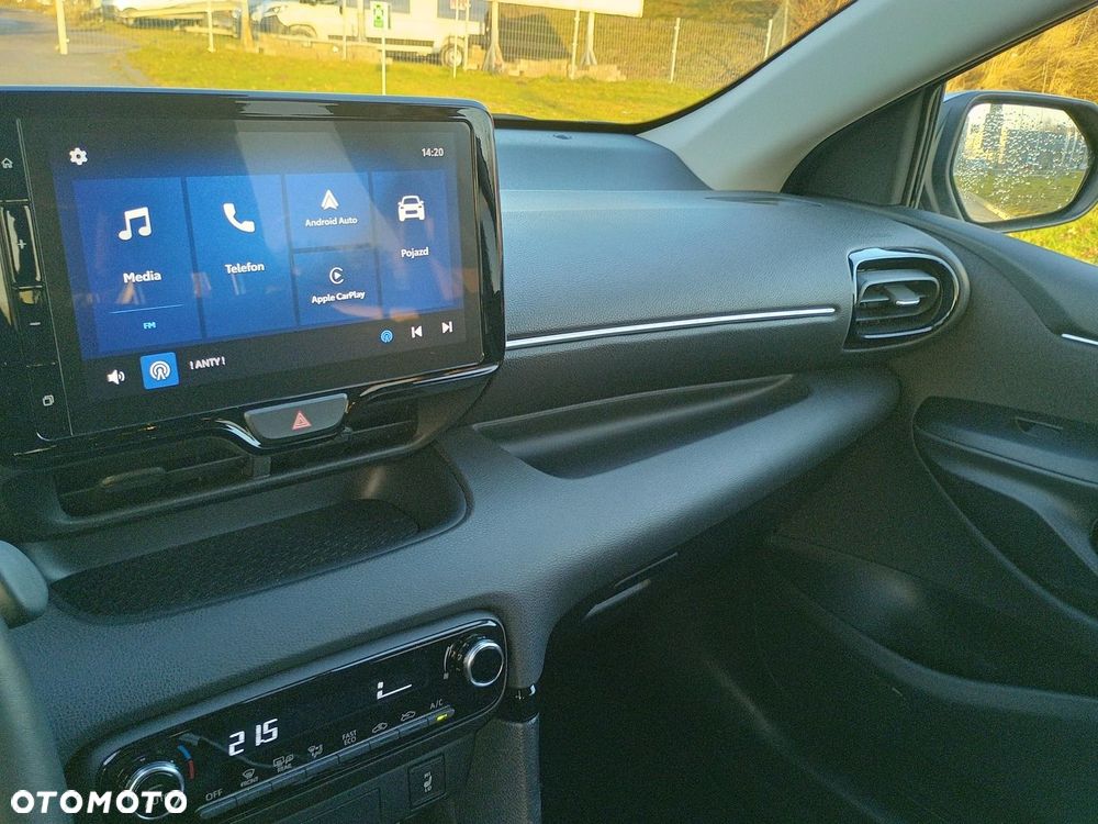 Toyota Yaris Hybrid 1.5 Style - 23