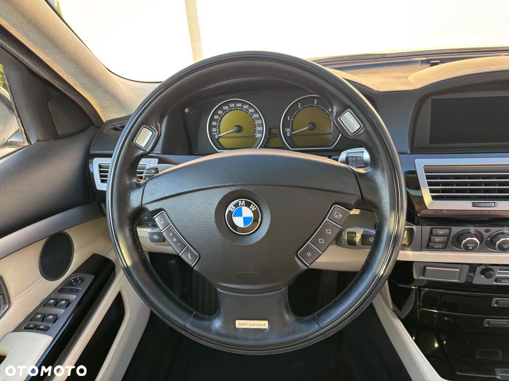 BMW Seria 7 745d - 33