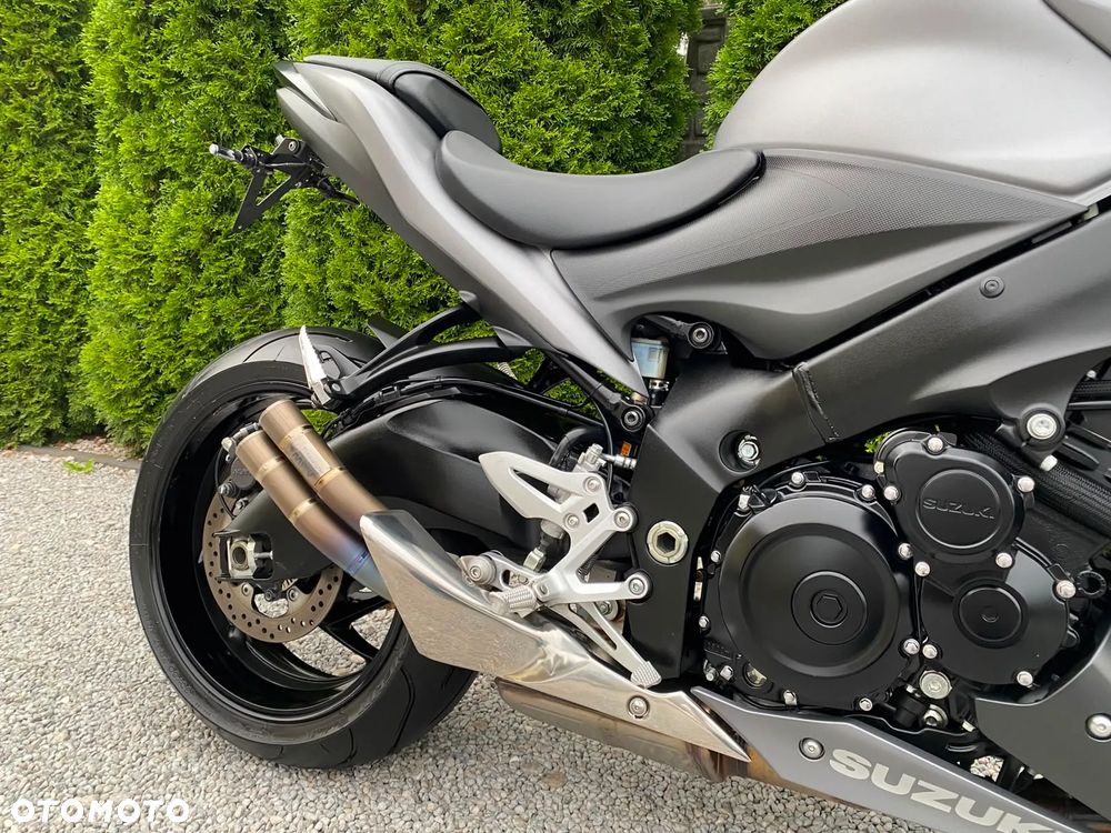 Suzuki GSX - 7