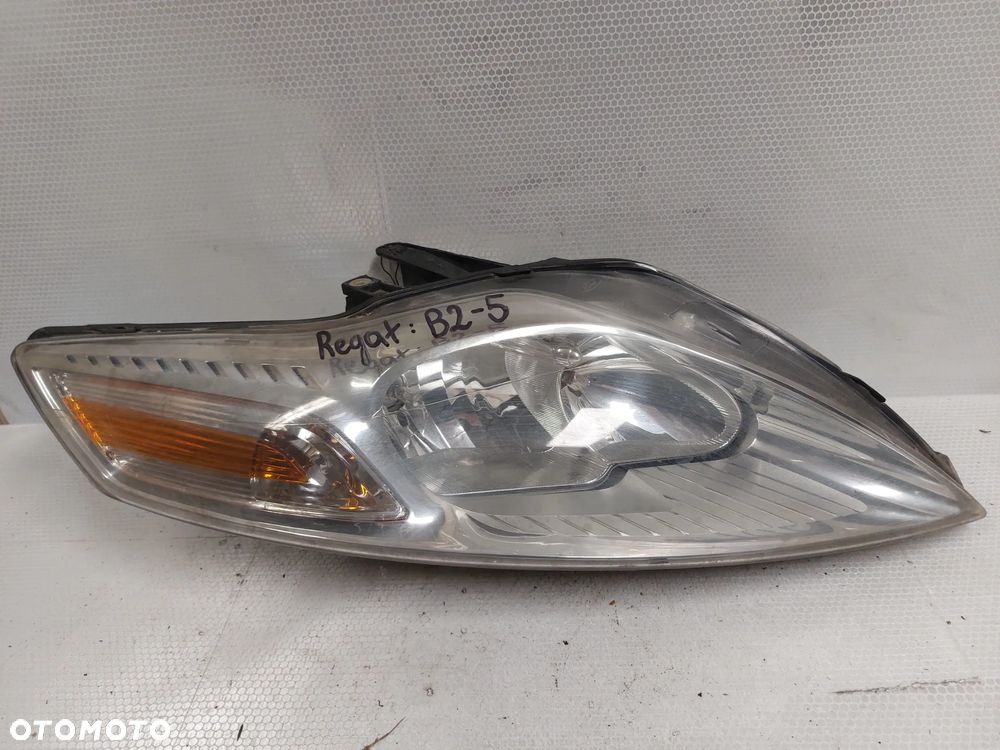 .  LAMPA PRZOD PRZEDNIA PRAWA FORD MONDEO MK4 - 1