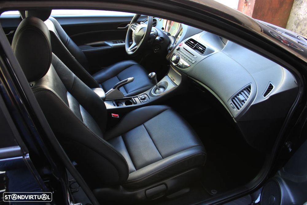 Honda Civic 1.8 Executive NAVI - 29