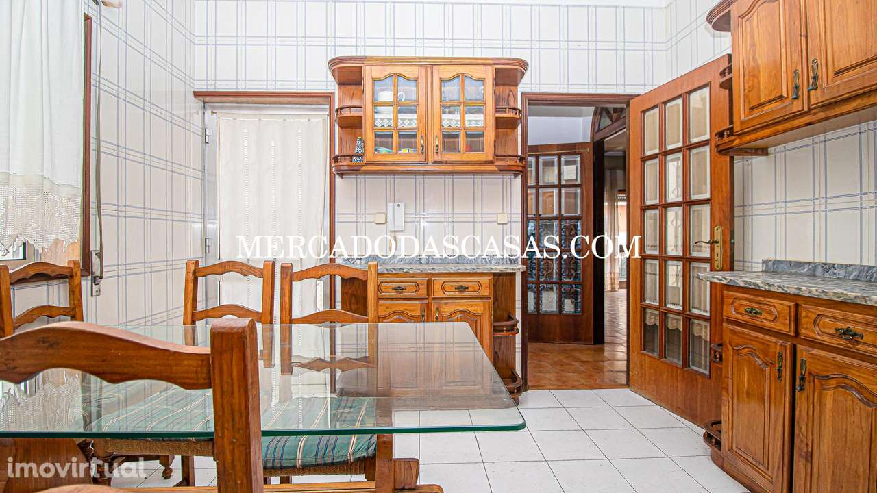 Moradia Geminada T2+2 Cave-R/C e andar centro - Grande imagem: 3/11