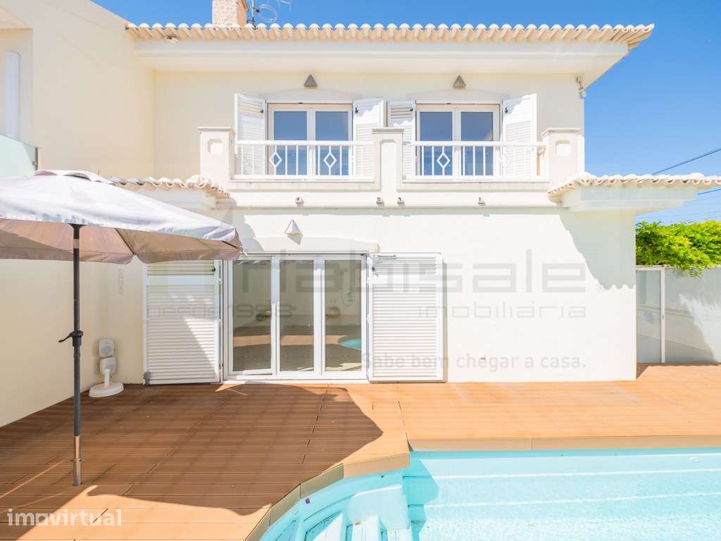 Moradia T5 no Alto da Parede com piscina - Grande imagem: 4/60