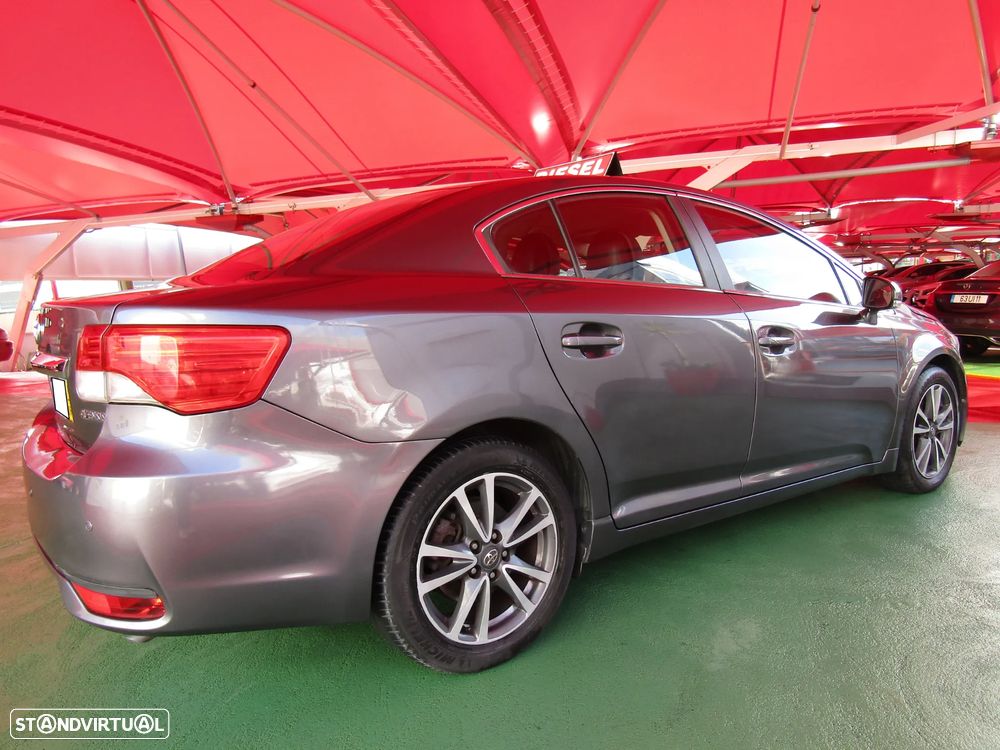 Toyota Avensis SD 2.0 D-4D Exclusive +GPS - 19