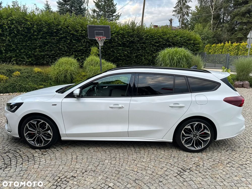 Ford Focus 1.0 EcoBoost Hybrid ST-LINE X - 2