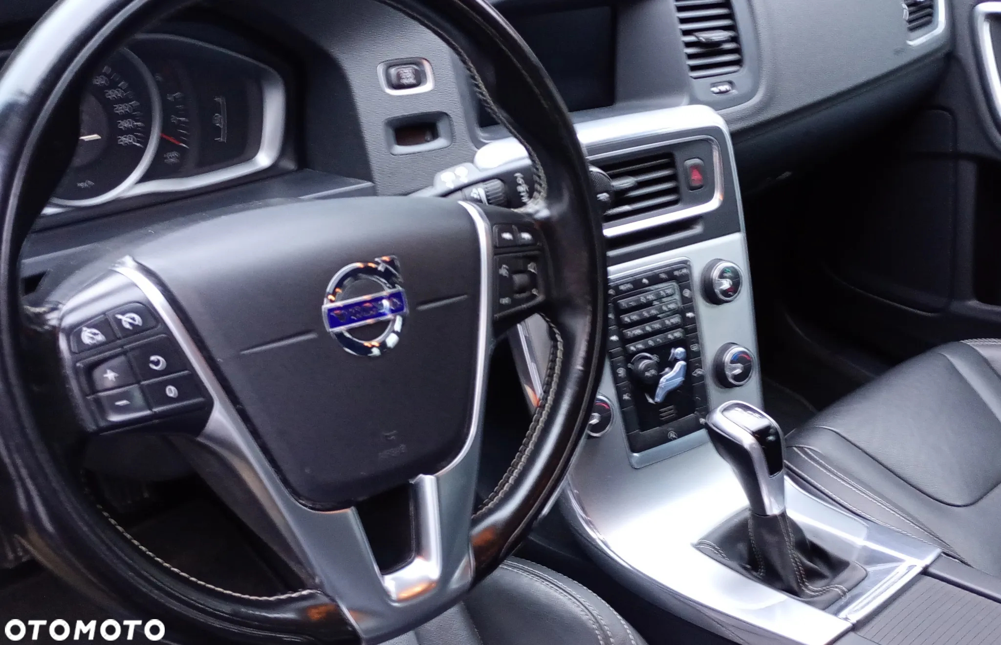 Volvo V60 D2 Summum - 12