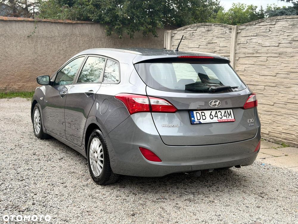 Hyundai i30 blue 1.6 CRDi Style - 11