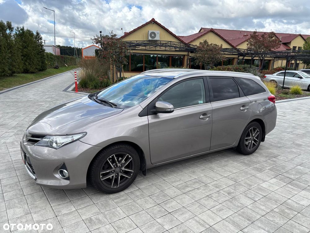 Toyota Auris - 1