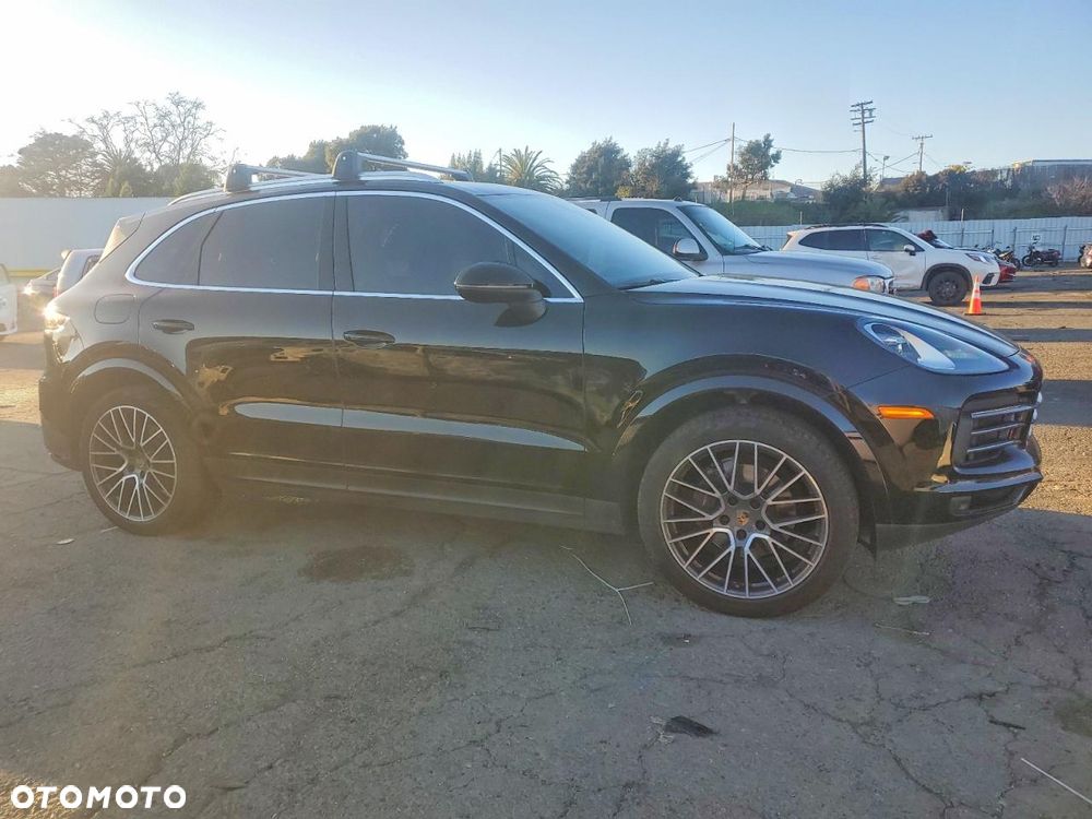 Porsche Cayenne Standard - 2