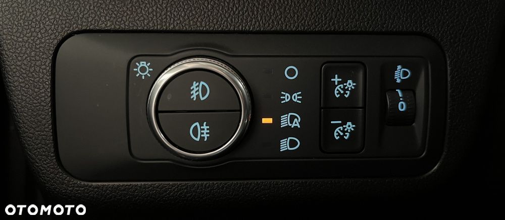 Ford Kuga 2.5 Duratec FHEV 4x4 TITANIUM - 22