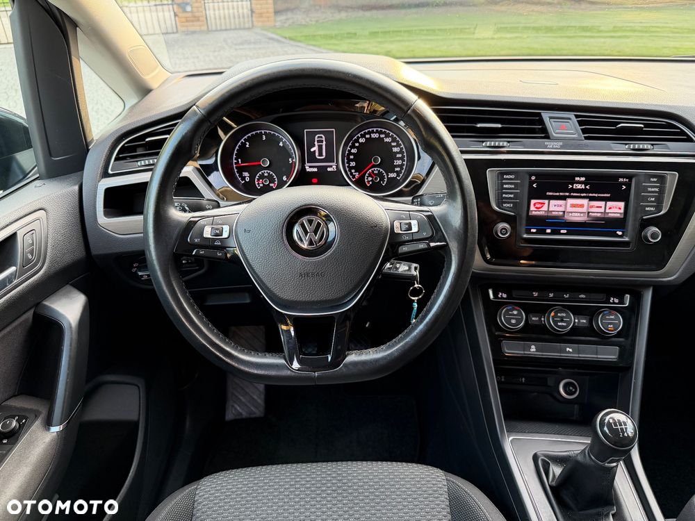 Volkswagen Touran 1.6 TDI SCR (BlueMotion Technology) Comfortline - 28