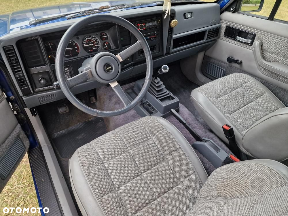 Jeep Cherokee 2.5 - 36