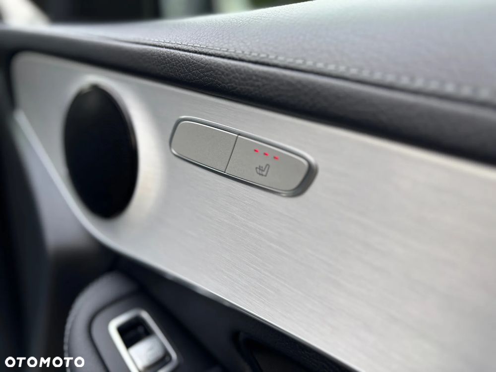 Mercedes-Benz GLC 220 d 4Matic 9G-TRONIC AMG Line - 13