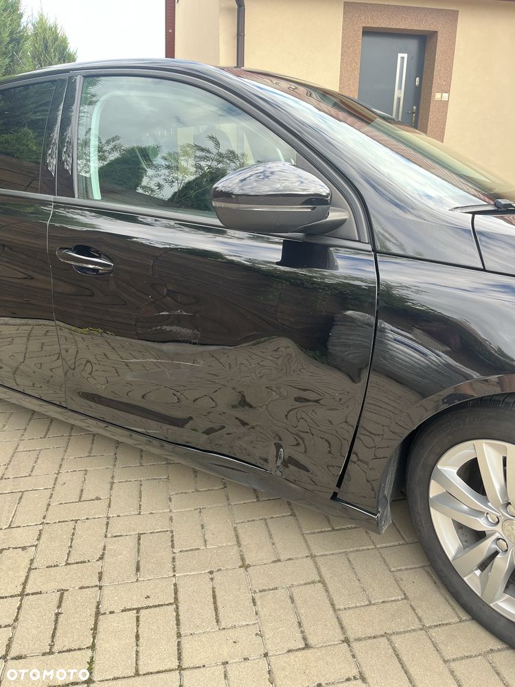 Peugeot 308 - 8