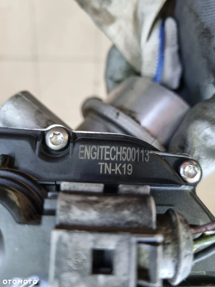 ZAWÓR EGR TRAFIC VIVARO  MASTER MOVANO 2.5 DCI 06-14r. - 2