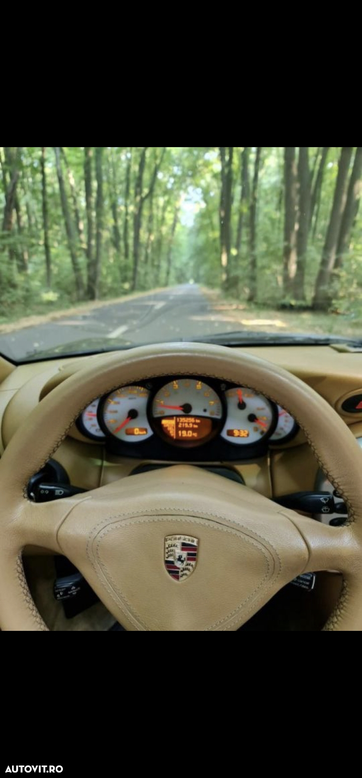 Porsche 911 Carrera 4 Cabriolet - 15