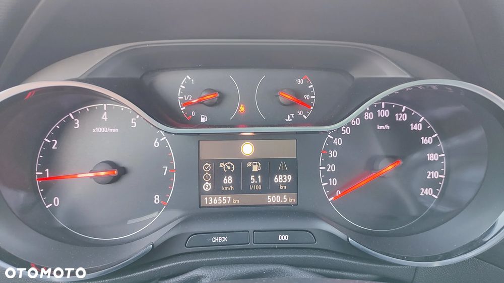Opel Crossland - 10