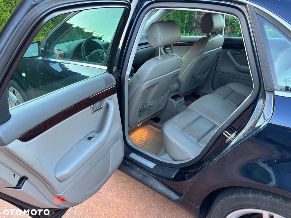 Audi A4 Limousine 2.0 T FSI quattro tiptronic - 12
