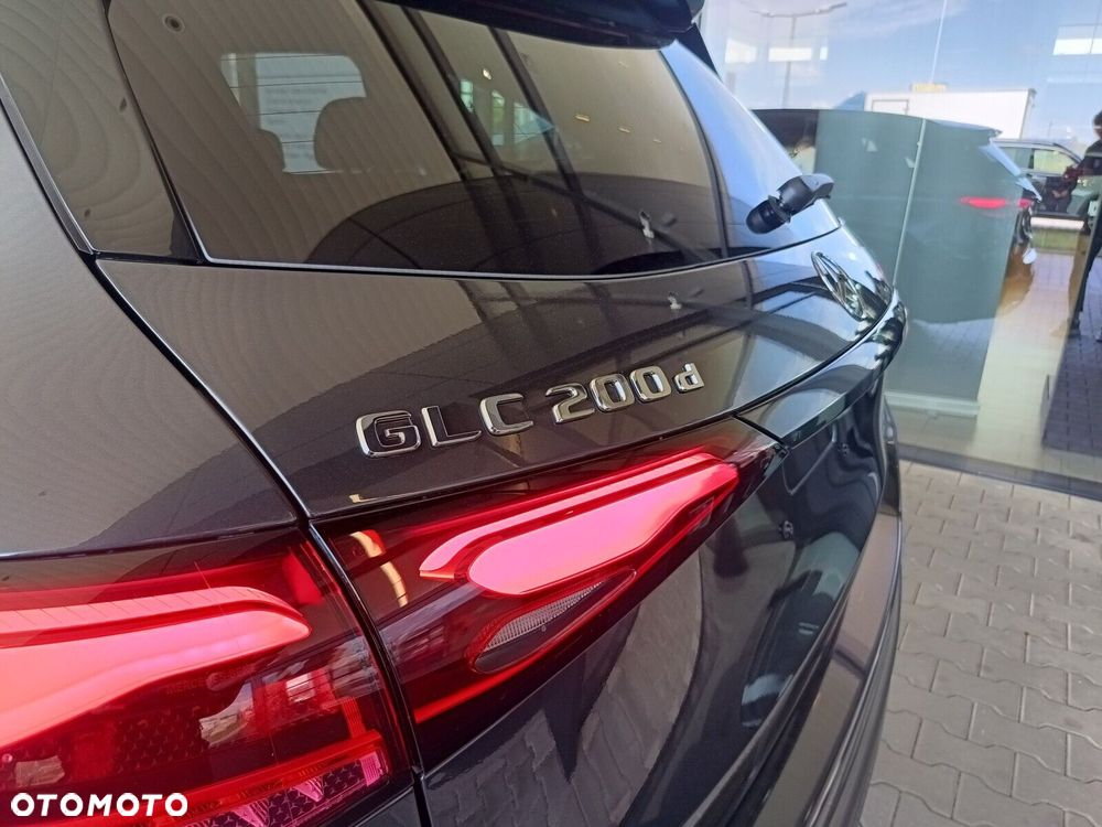 Mercedes-Benz GLC - 33