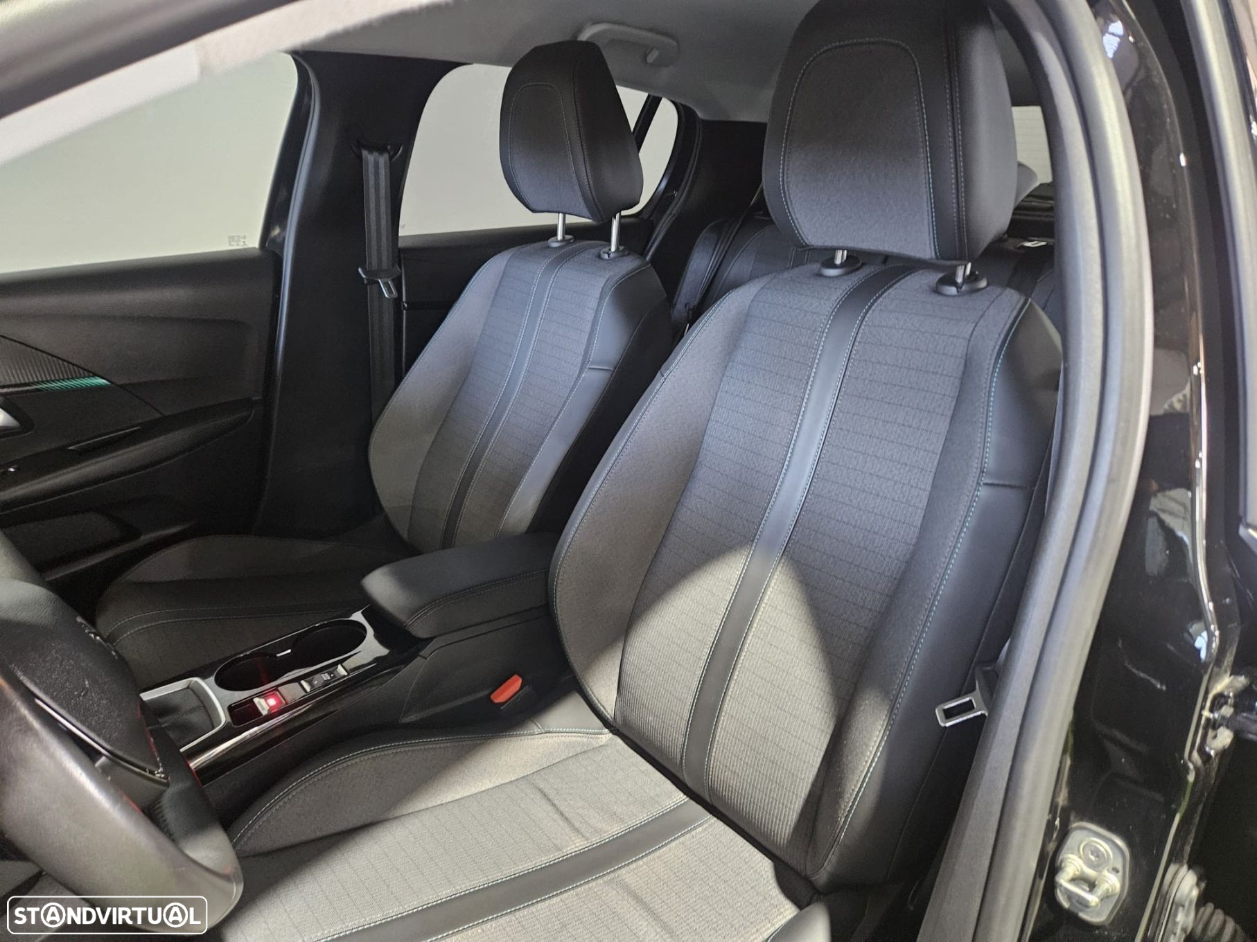 Peugeot 208 1.2 PureTech Allure - 16