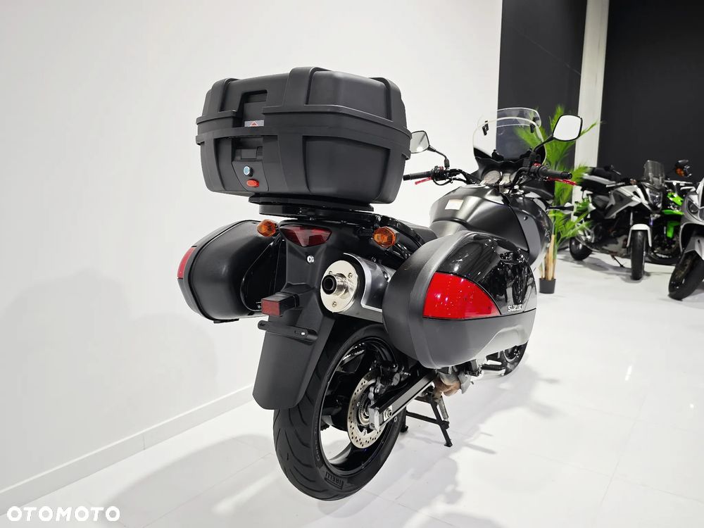 Suzuki V-STROM - 10