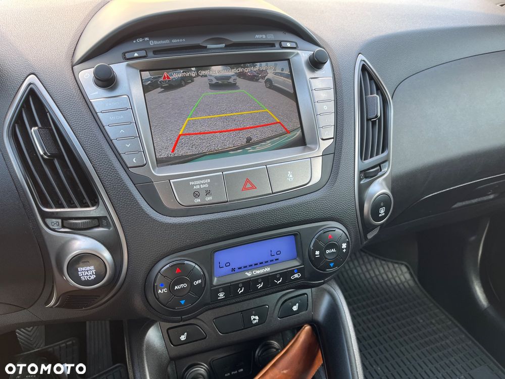 Hyundai ix35 1.7 CRDi 2WD Fifa World Cup Edition - 9