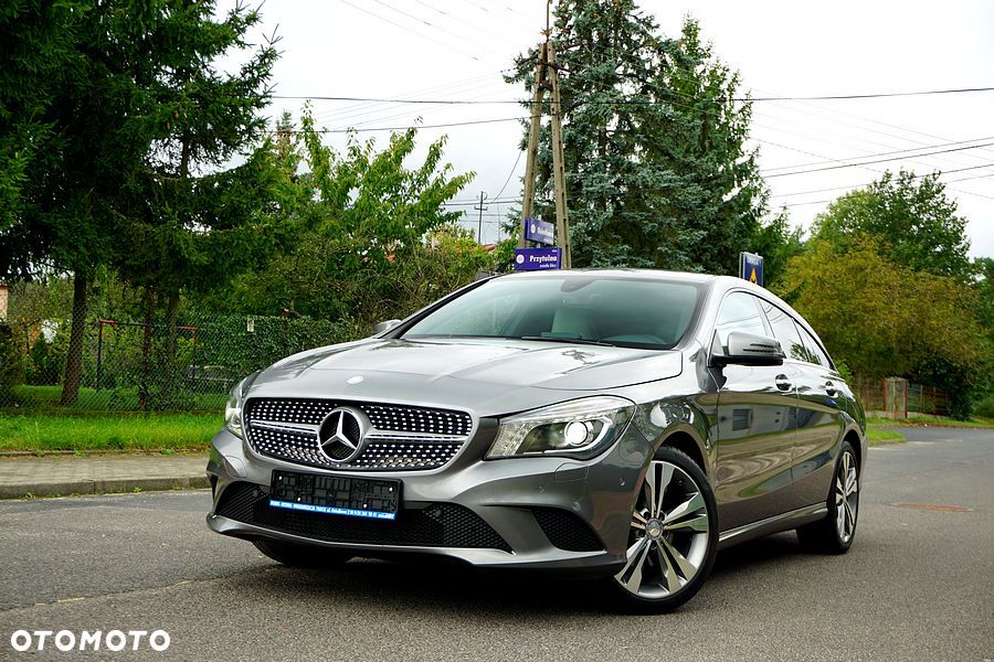 Mercedes-Benz CLA 180 Peak Edition - 1