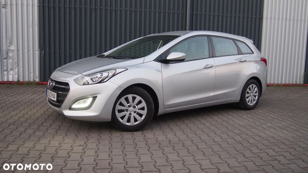 Hyundai i30 1.4 Family - 16