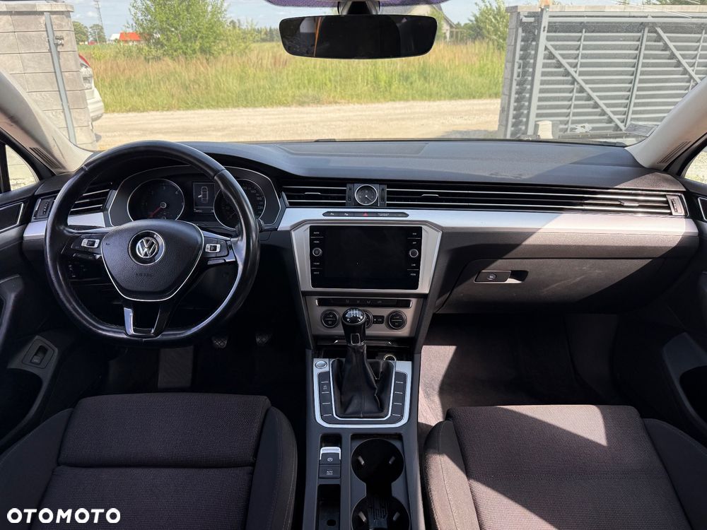 Volkswagen Passat 2.0 TDI BMT Comfortline - 12