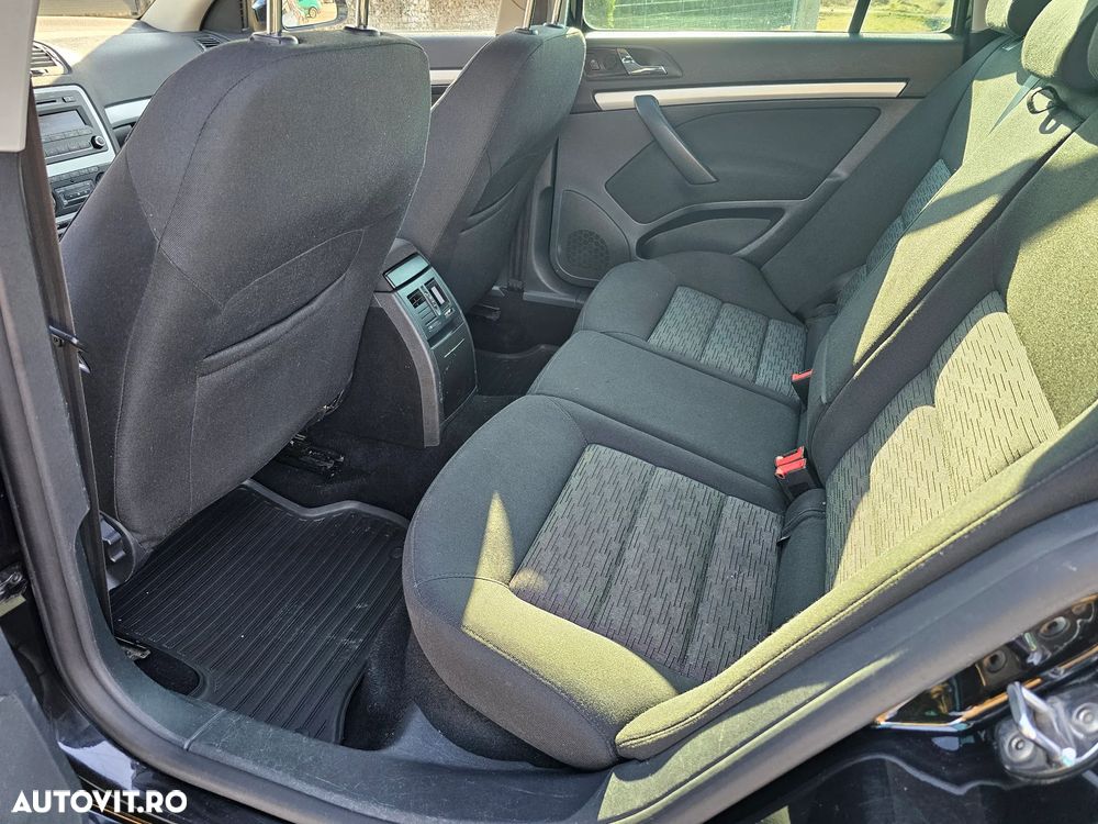 Skoda Octavia 1.6 TDI DPF Ambiente - 8