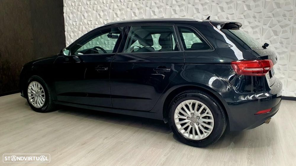 Audi A3 Sportback 1.6 TDI Design — fotografia 15