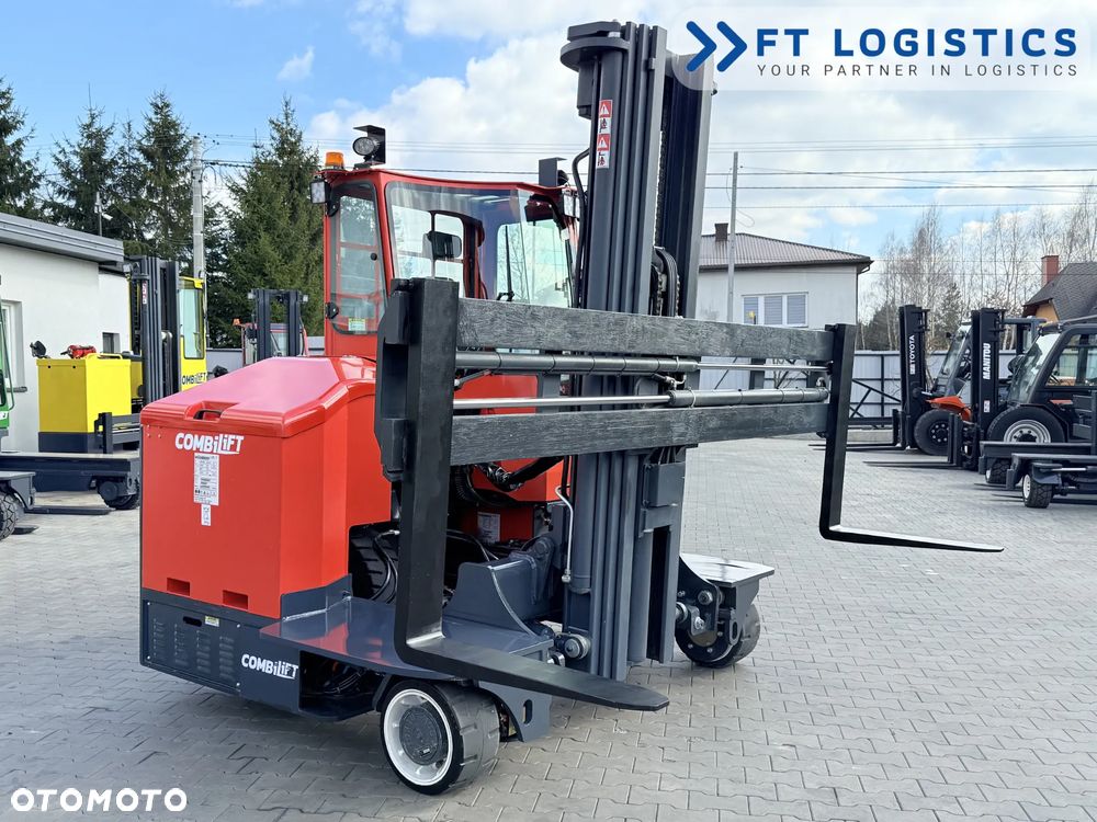 Combilift WÓZEK CZTEROKIERUNKOWY - WIELOKIERUNKOWY | COMBILIFT C3000ET | TYLKO 362 MOTOGODZINY! | ELEKTRYCZNY | TRIPLEX 5940MM | SZEROKI POZYCJONER WIDEŁ 3350MM | WOLNY SKOK | STAN IDEALNY | Szeroka oferta wózków czterokierunkowych i bocznych, dopasowanych do różnorodnych potrzeb i zastosowań - 23