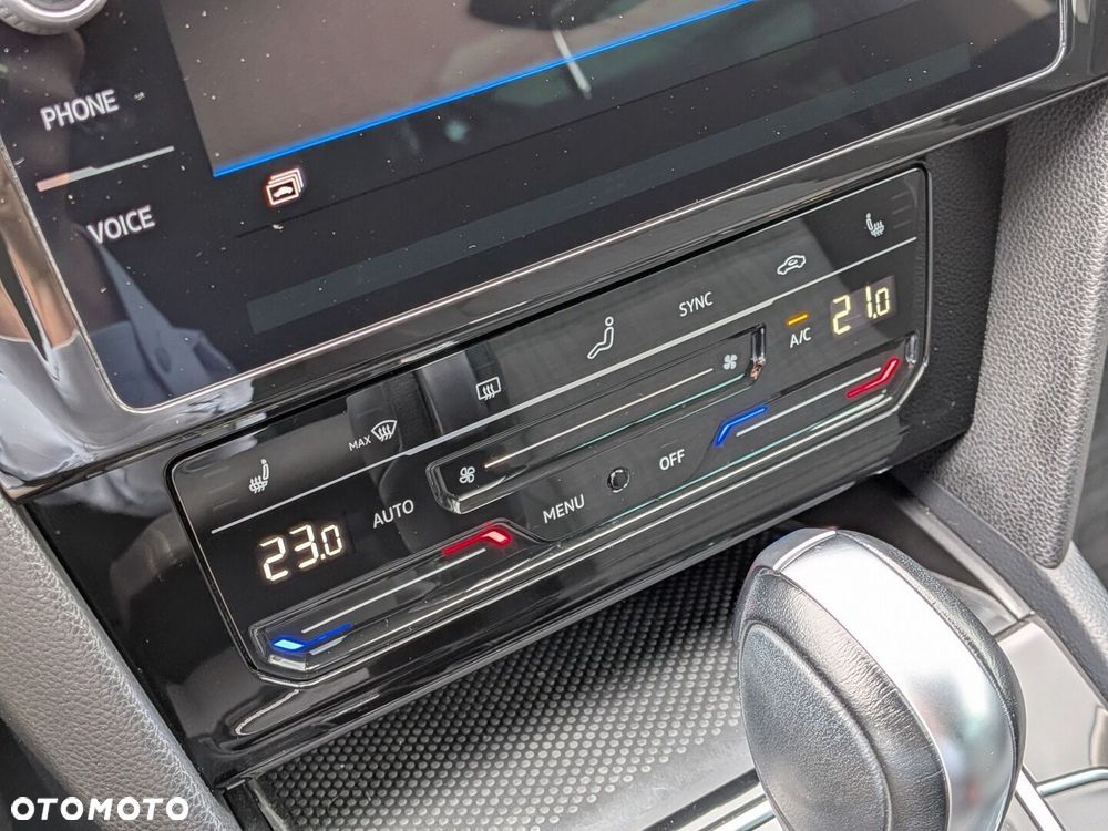 Volkswagen Passat - 21