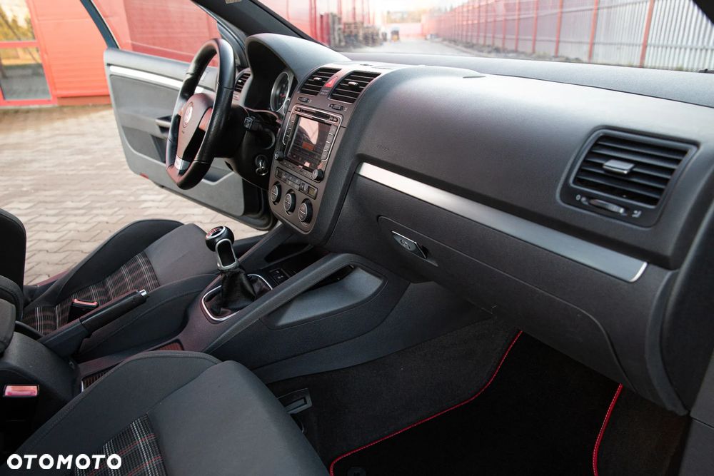 Volkswagen Golf 2.0 GTI - 23