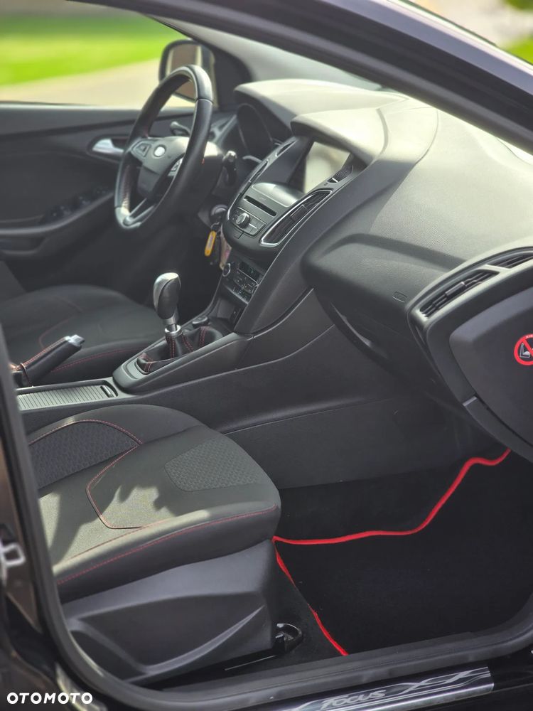 Ford Focus 1.5 EcoBoost STart-Stopp-System ST-LINE - 6