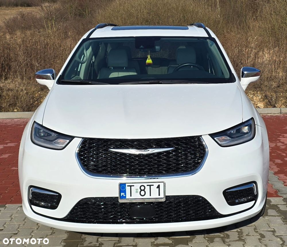 Chrysler Pacifica - 2