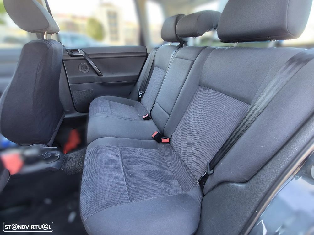 Volkswagen Polo 1.4 TDi Confortline — fotografia 13