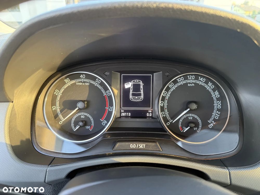 Skoda Fabia 1.0 MPI Cool Plus - 11